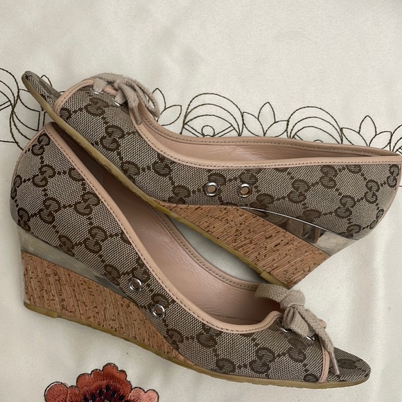 GUCCI Monogram Canvas/Leather Cork Heel Wedges - Picture 7 of 8